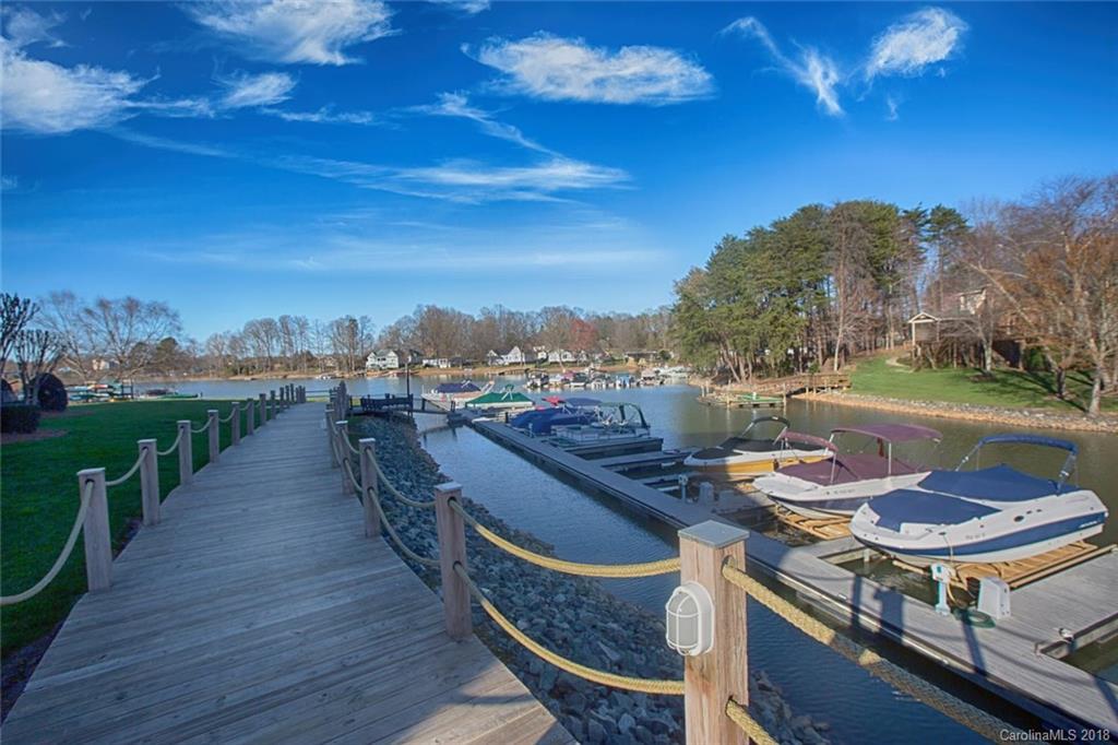 107 Pier 33 Dr., Mooresville, NC 28117