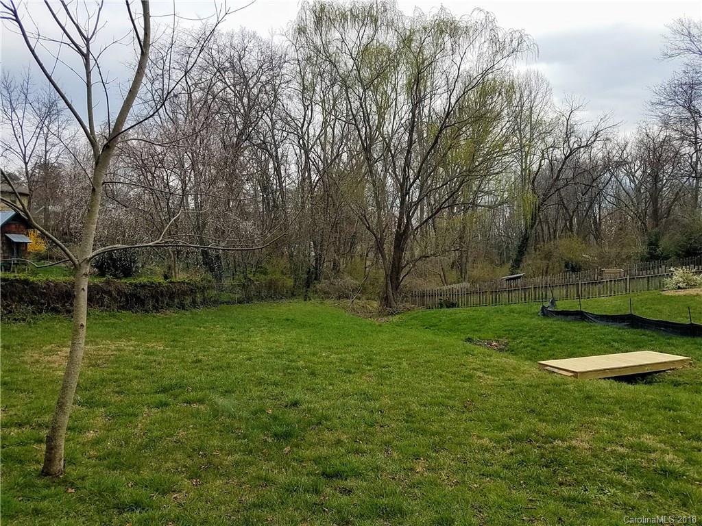 9 Sofia Ln., Asheville, NC 28806