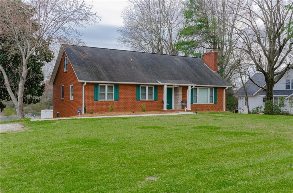 727 W Main Ave., Taylorsville, NC 28681