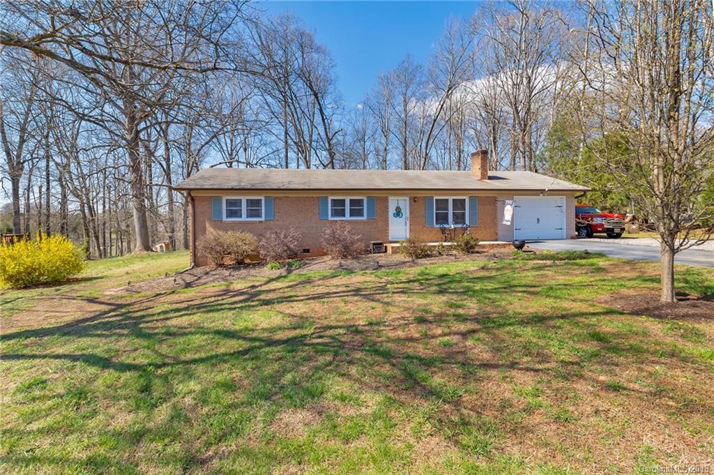 704 Crestridge Rd., Statesville, NC 28677