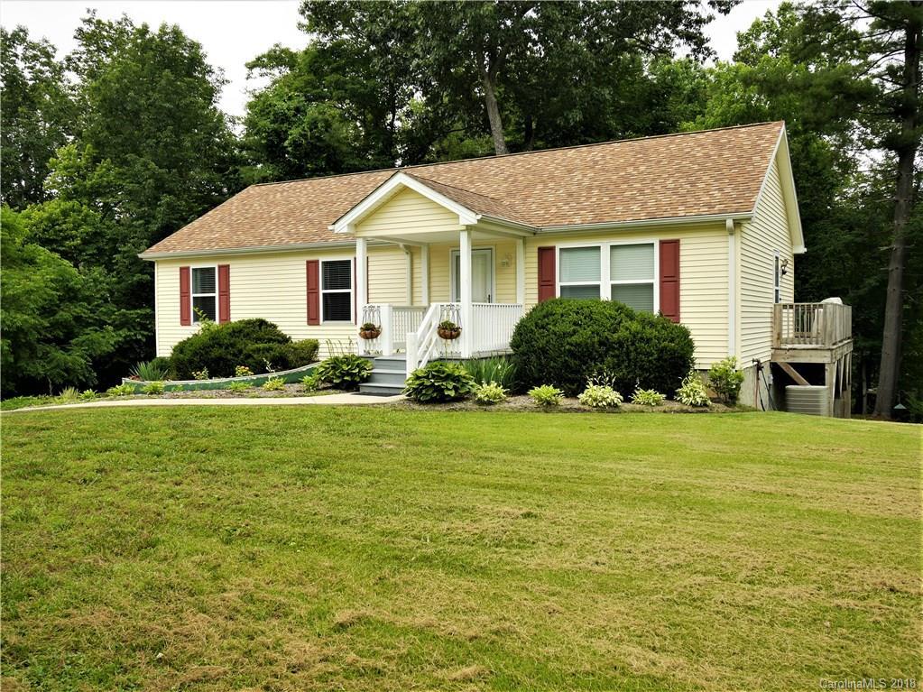 28 Country Rd., Hendersonville, NC 28791