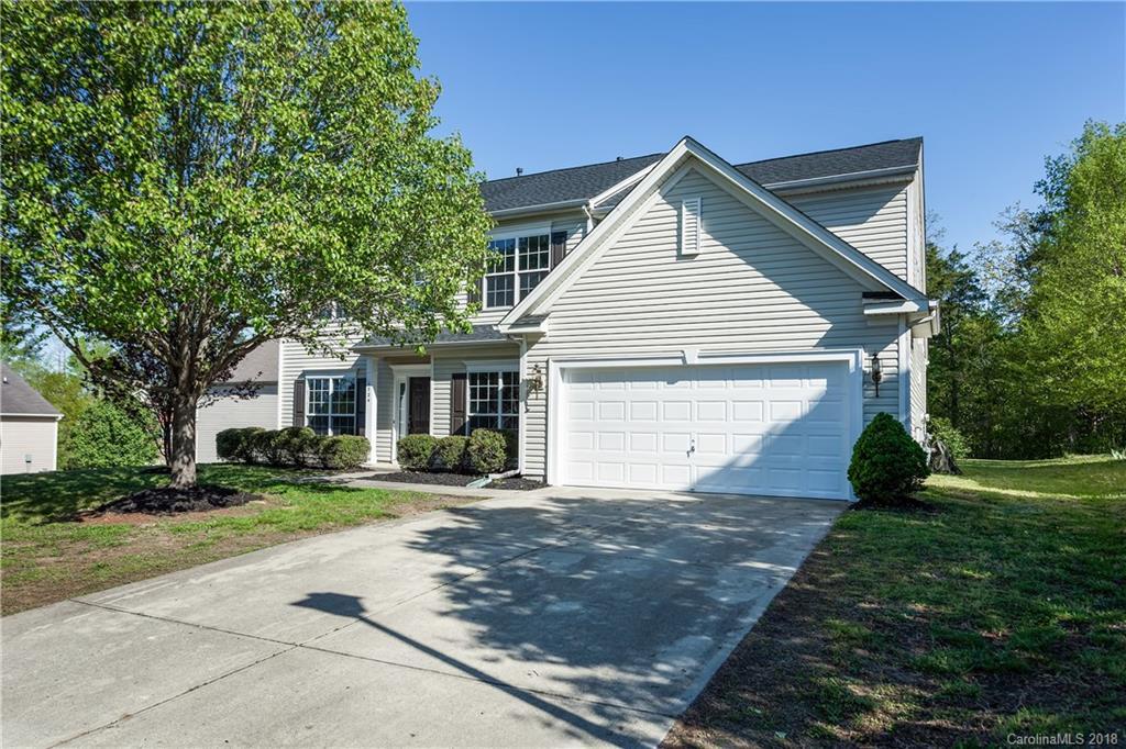 1724 Moss Creek Dr., Harrisburg, NC 28075