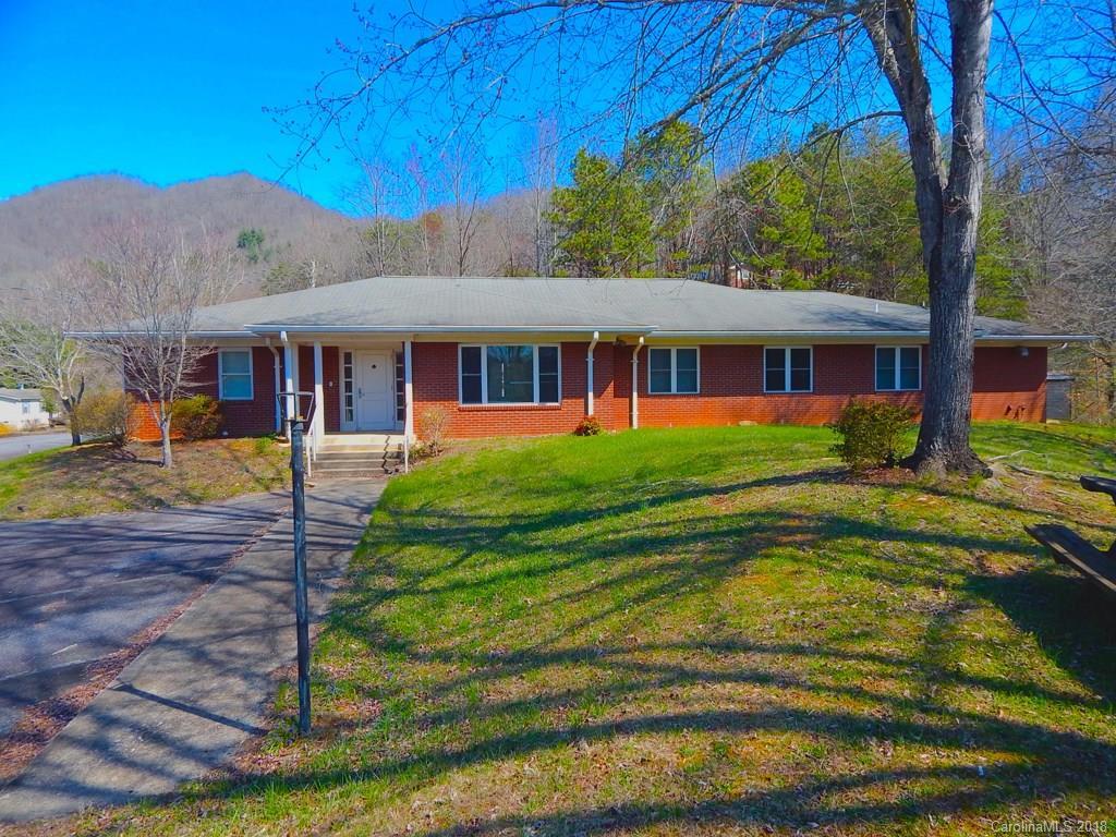 144 Falls Cir., Sylva, NC 28779