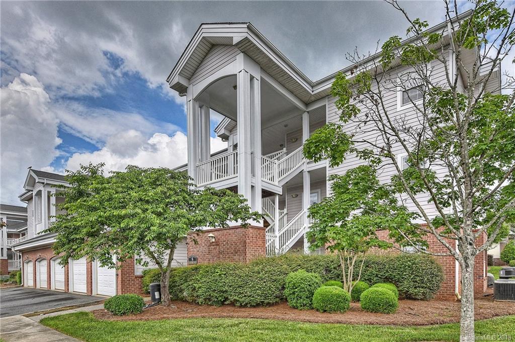 9016 Meadow Vista Rd., Charlotte, NC 28213