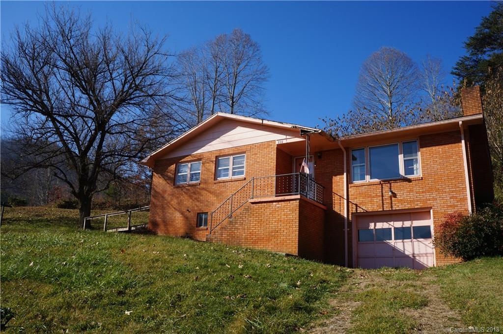 207 Lunar Trace Rd., Waynesville, NC 28786