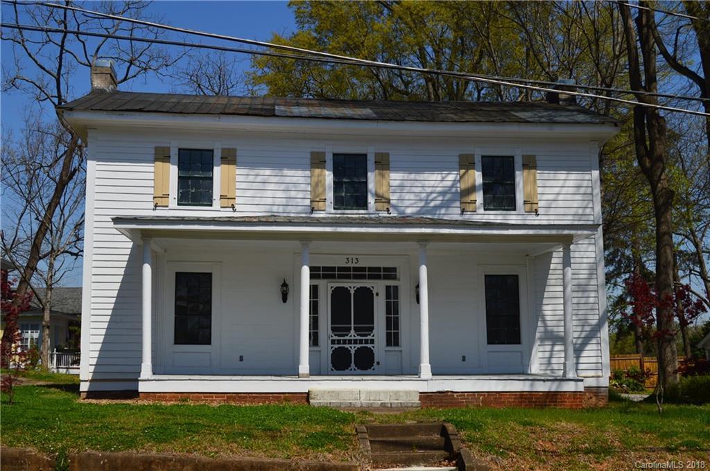 313 Mulberry St., Statesville, NC 28677