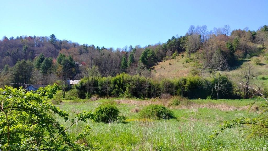 4 Sutton Town Rd., Waynesville, NC 28785