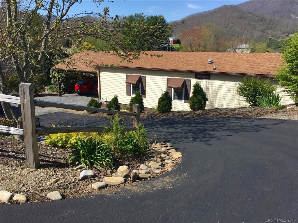 81 Windy Hill Dr., Waynesville, NC 28785