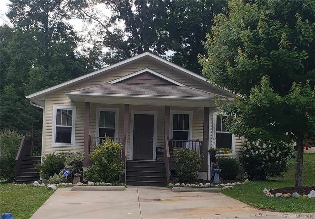 5 Springmill Dr., Asheville, NC 28806