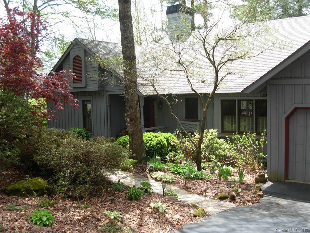 112 Cottage Dr., Sapphire, NC 28774