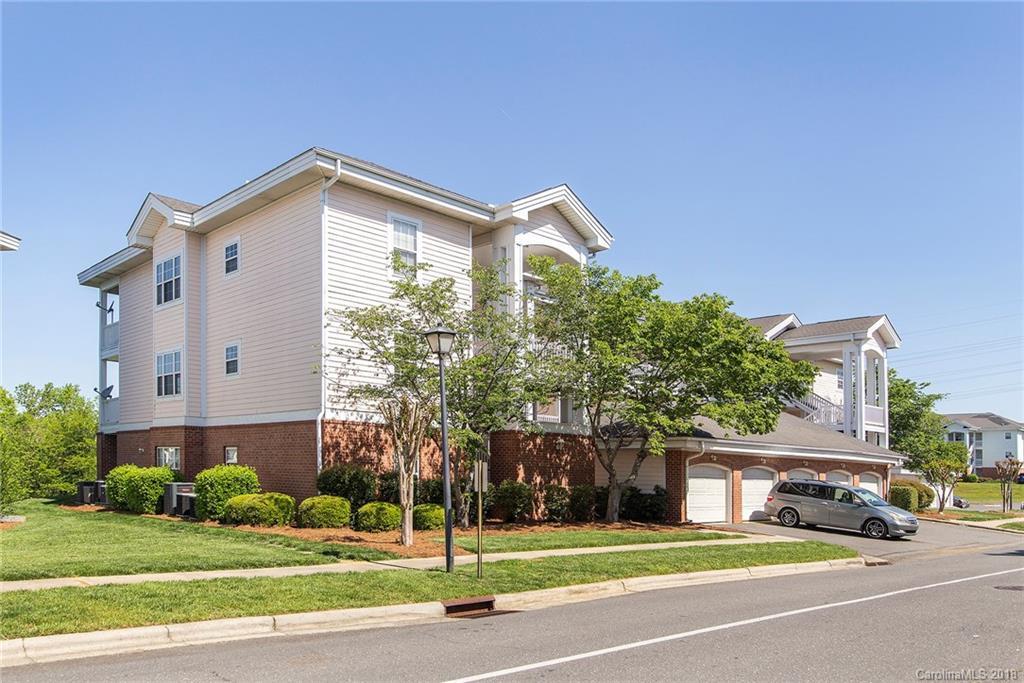 9051 Meadow Vista Rd. #201, Charlotte, NC 28213