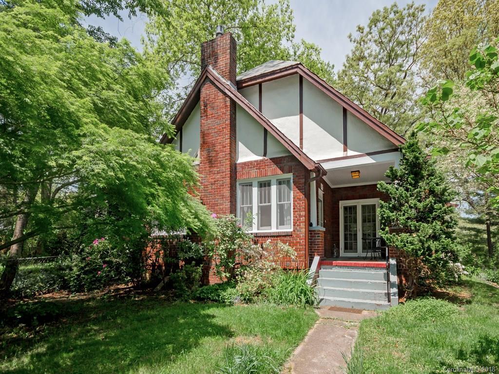 401 Regal St., Hendersonville, NC 28792