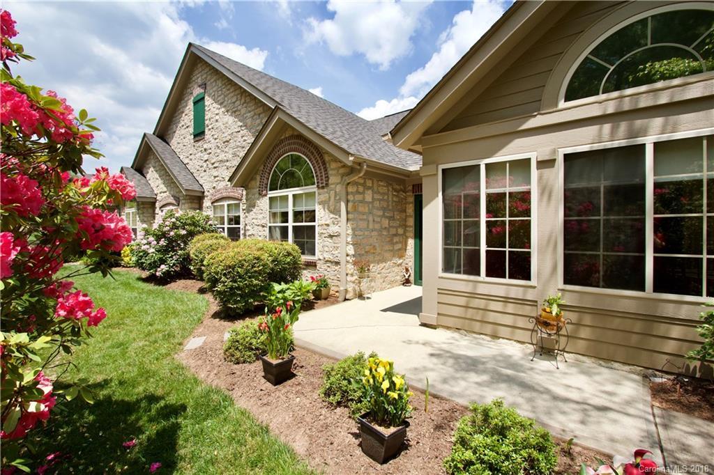 37 Outlook Cir., Swannanoa, NC 28778