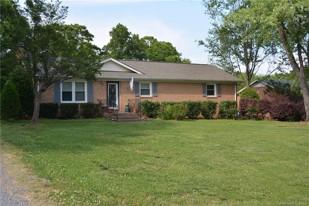 617 Catawba Cir., Matthews, NC 28104