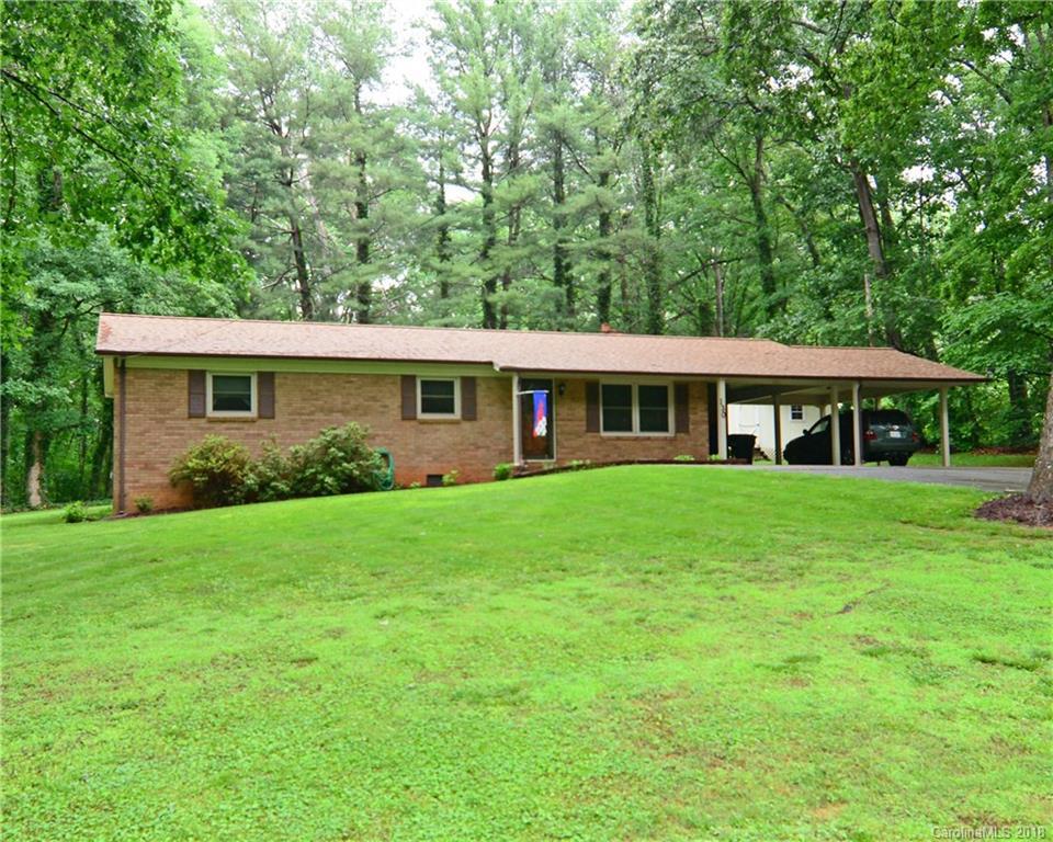 130 Woodside Rd., Statesville, NC 28677