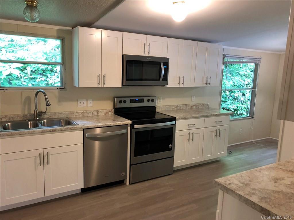 638 Avery Creek Rd., Arden, NC 28704