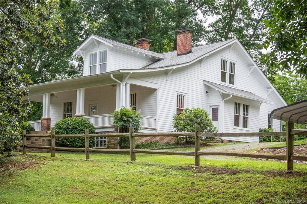 108 River Edge Rd., Lake Lure, NC 28746