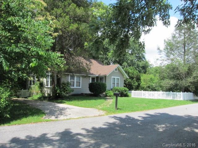 18 Old Park Rd., Hendersonville, NC 28791