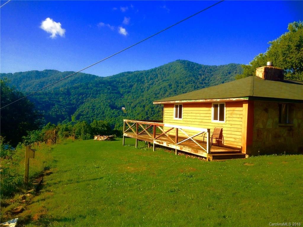 75 Imperial Ct., Waynesville, NC 28785