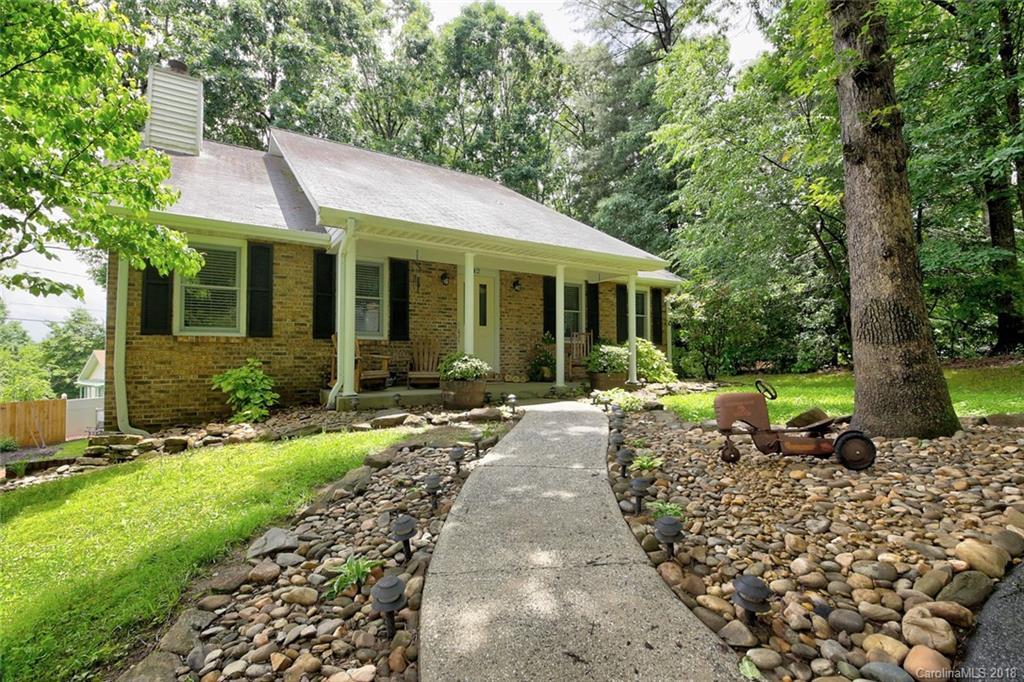 42 Crabapple Cir., Hendersonville, NC 28792