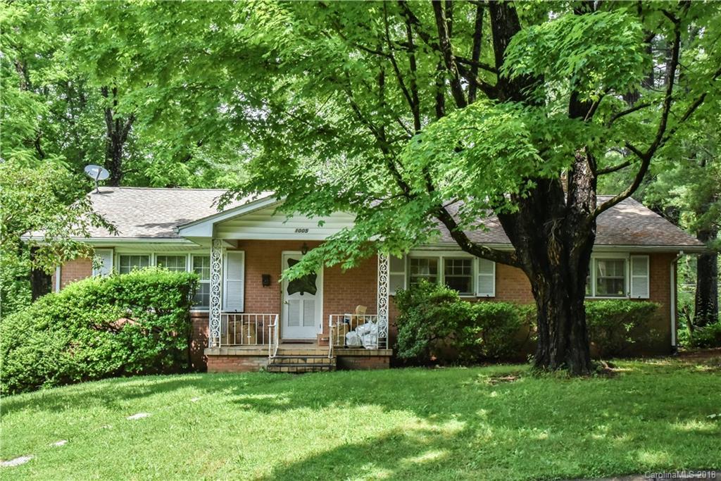 1005 Fassifern Ct., Hendersonville, NC 28791