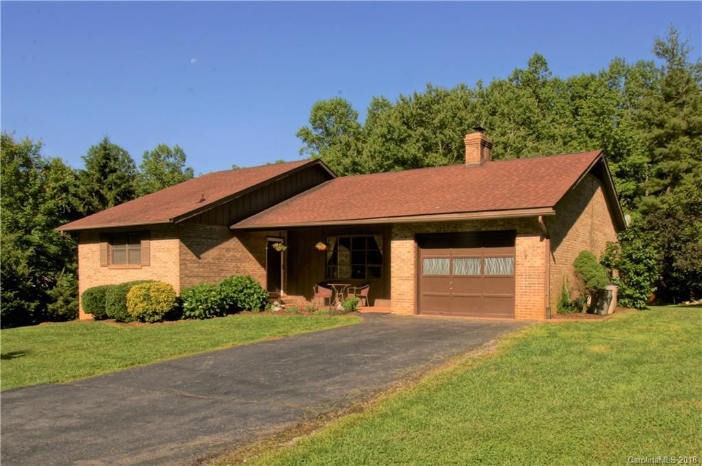 501 Ciccone Dr., Hendersonville, NC 28791