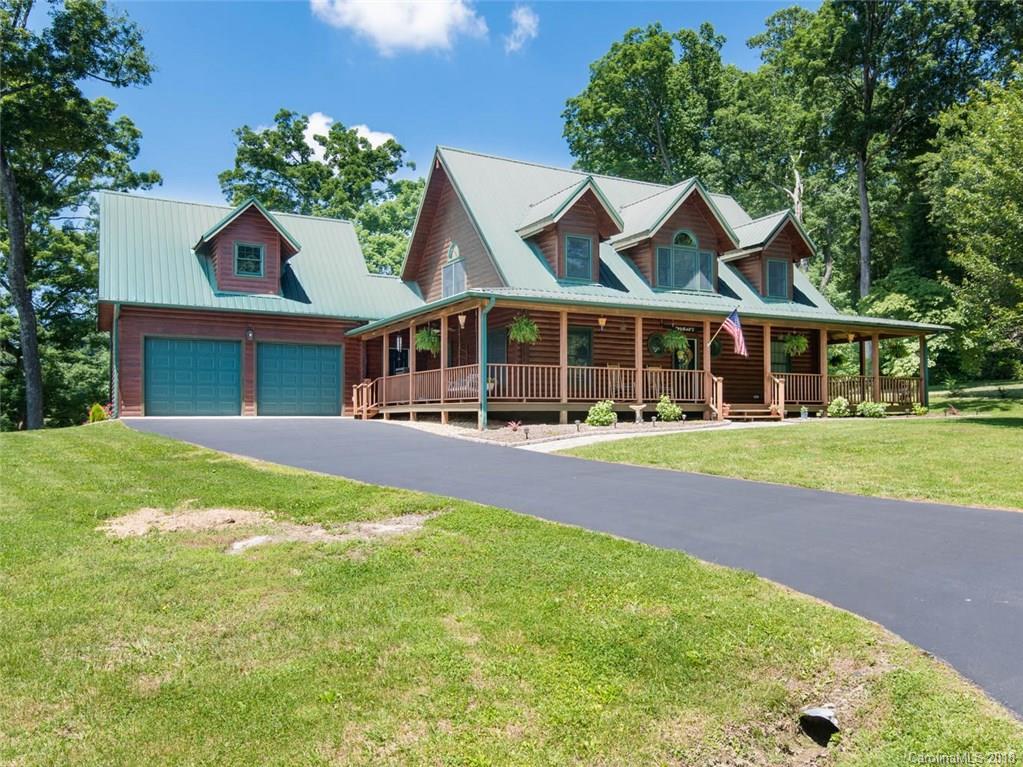 181 Oak Meadow Ln., Hendersonville, NC 28792