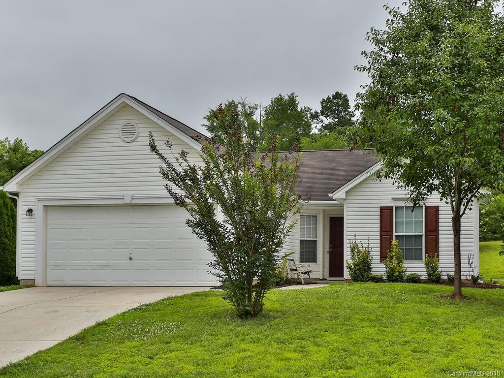 1529 Moss Creek Dr., Harrisburg, NC 28075