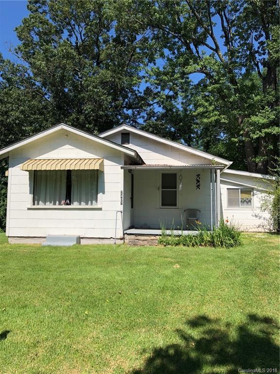 2407 Lucas St., Hendersonville, NC 28791