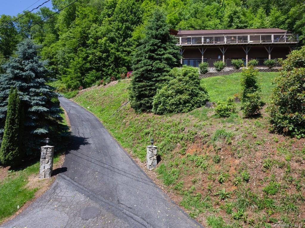 233 Dulcimer Ln., Waynesville, NC 28786