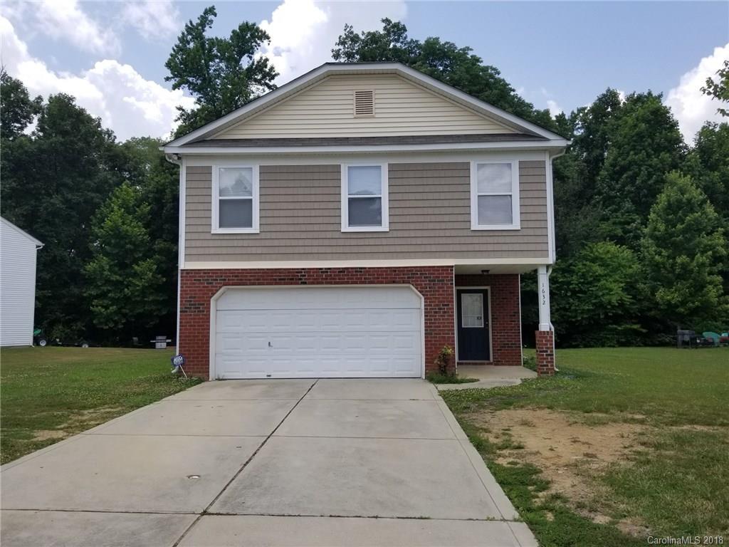 1632 Long Paw Ln., Charlotte, NC 28214