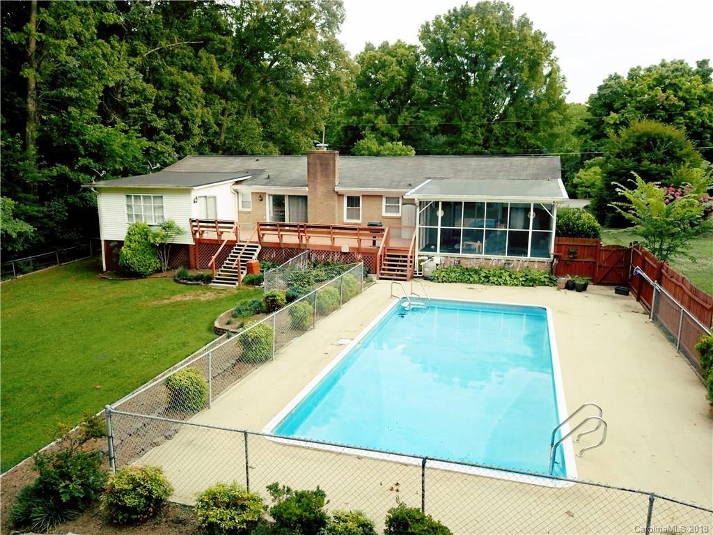 762 Edgemoor Dr., Mooresville, NC 28115