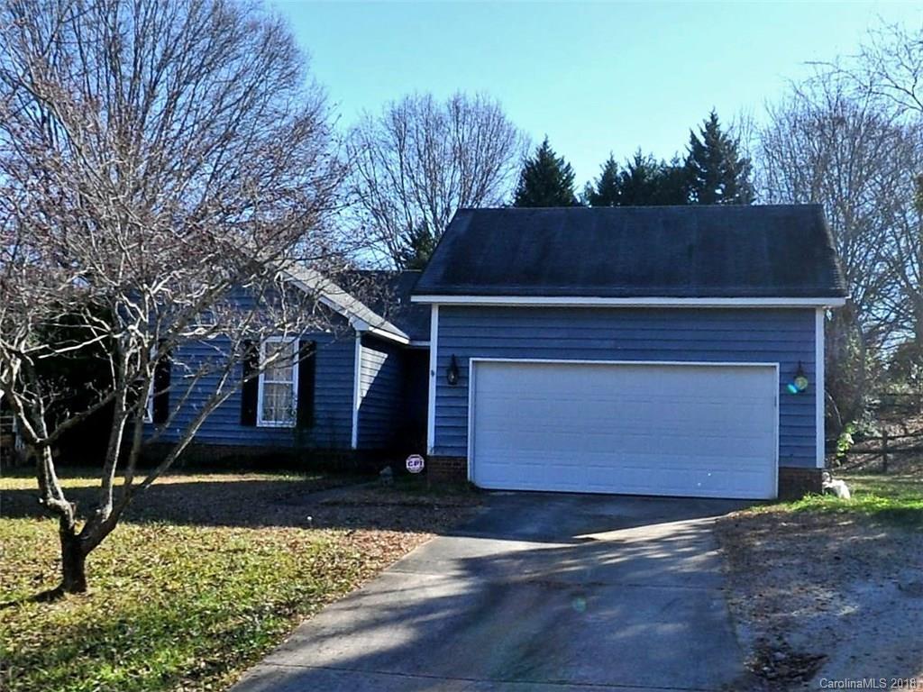 1035 Conestoga Dr., Charlotte, NC 28270