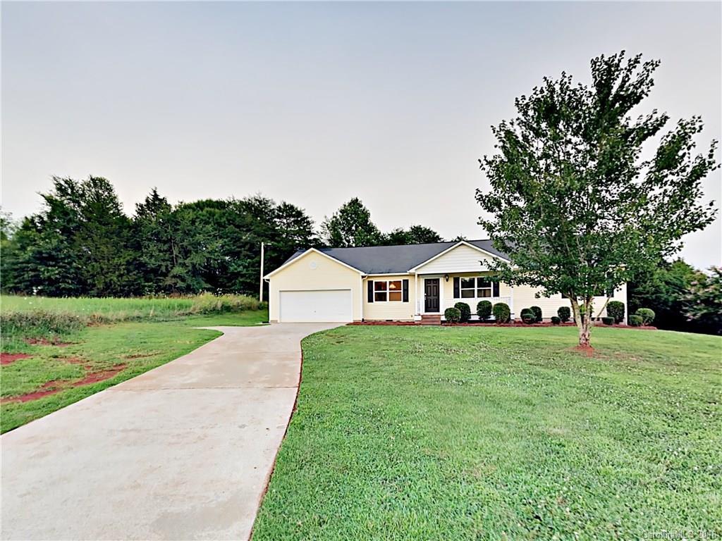 129 Natawest Dr., Statesville, NC 28625