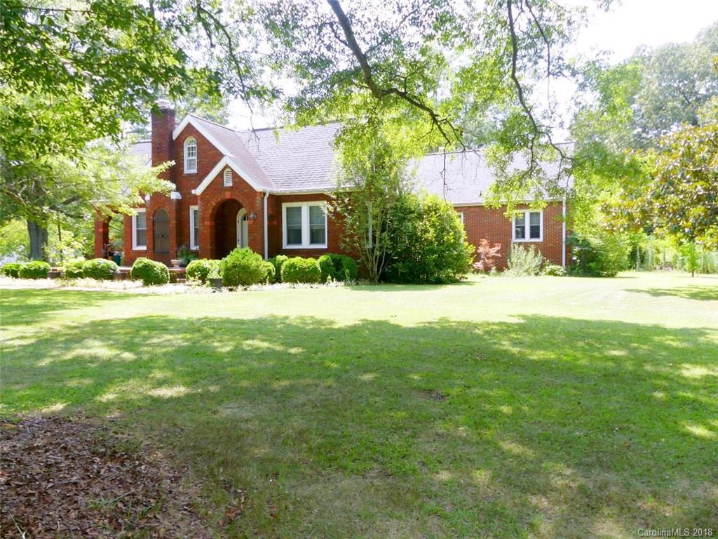 321 Westlee St., Lattimore, NC 28089