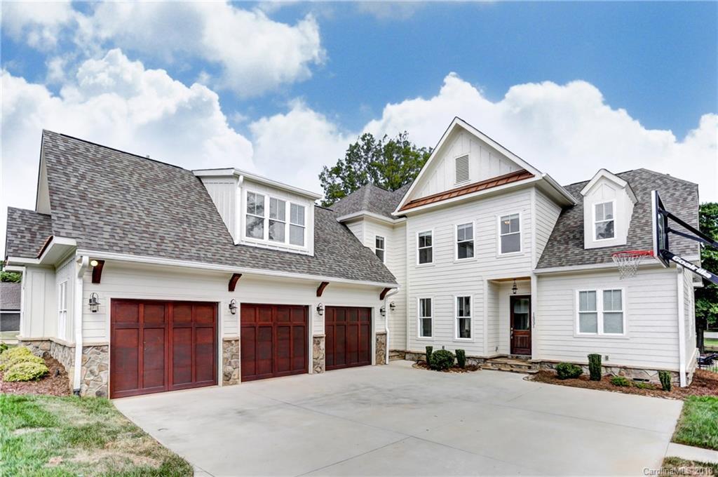 16031 Sunset Dr., Huntersville, NC 28078