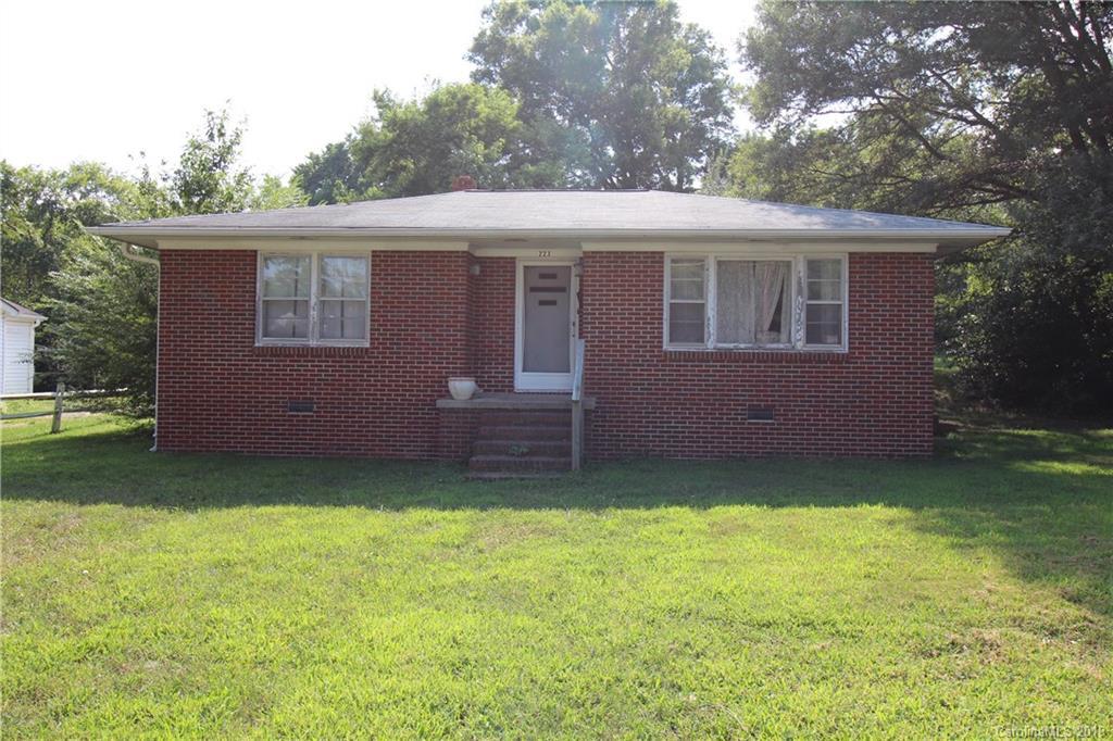 223 E Statesville Ave., Mooresville, NC 28115