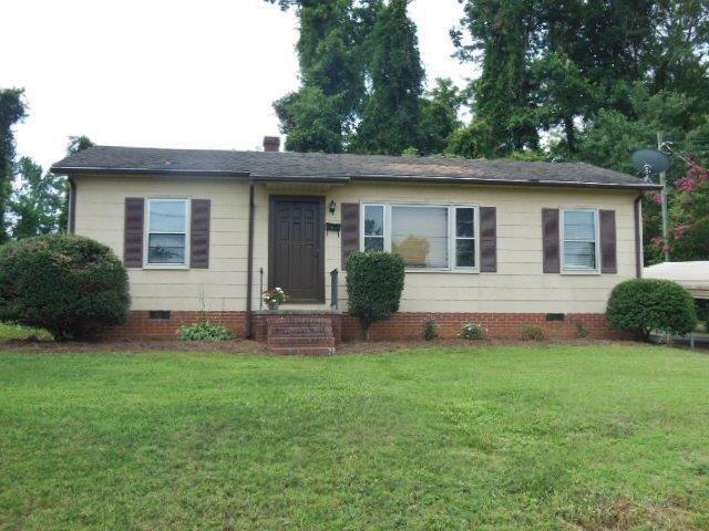 2907 1st Ave., Hickory, NC 28601