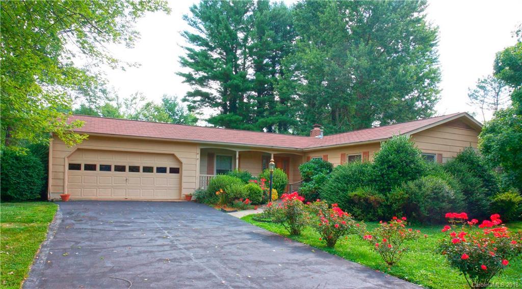 720 Shadywood Ln., Hendersonville, NC 28792