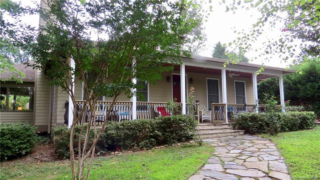 794 Thornton Pl., Hendersonville, NC 28739