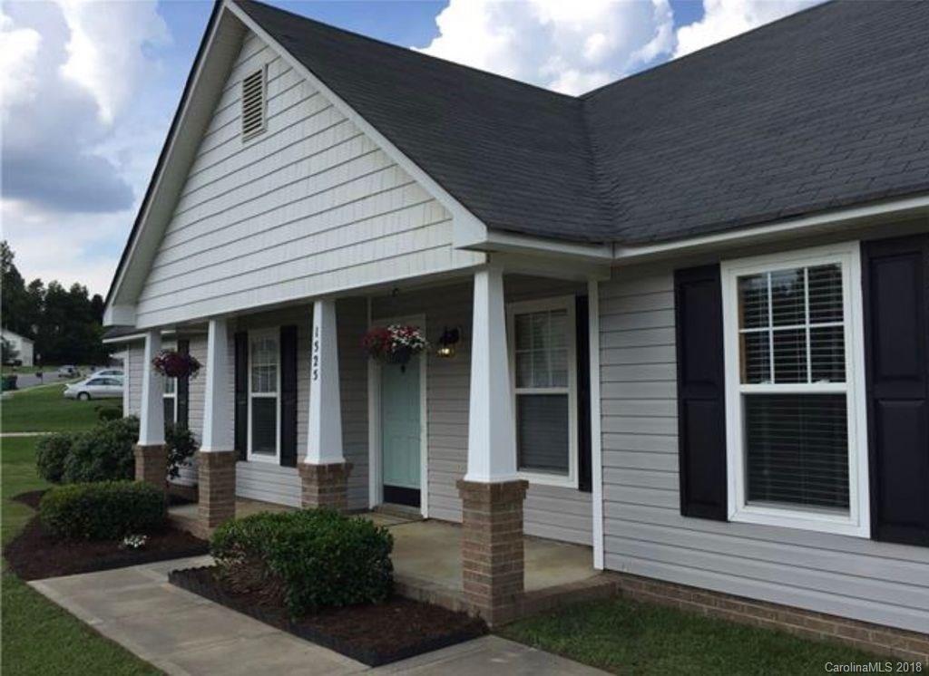 1525 Long Paw Ln., Charlotte, NC 28214
