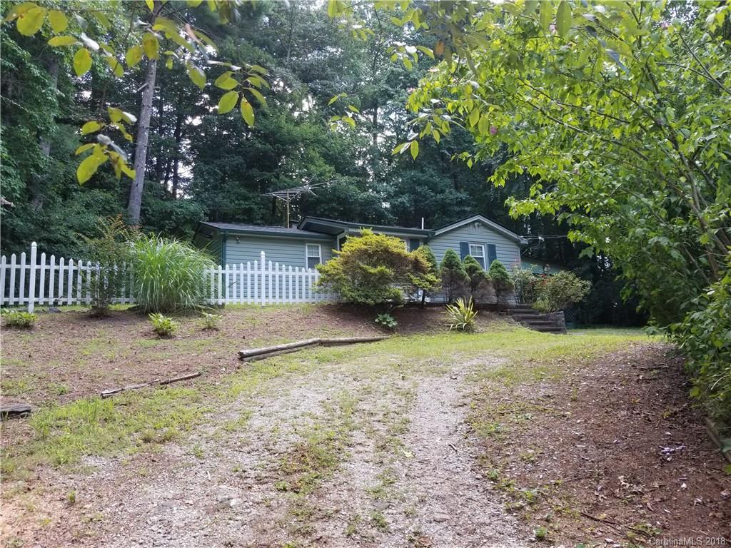131 Cori Dr., Hendersonville, NC 28792