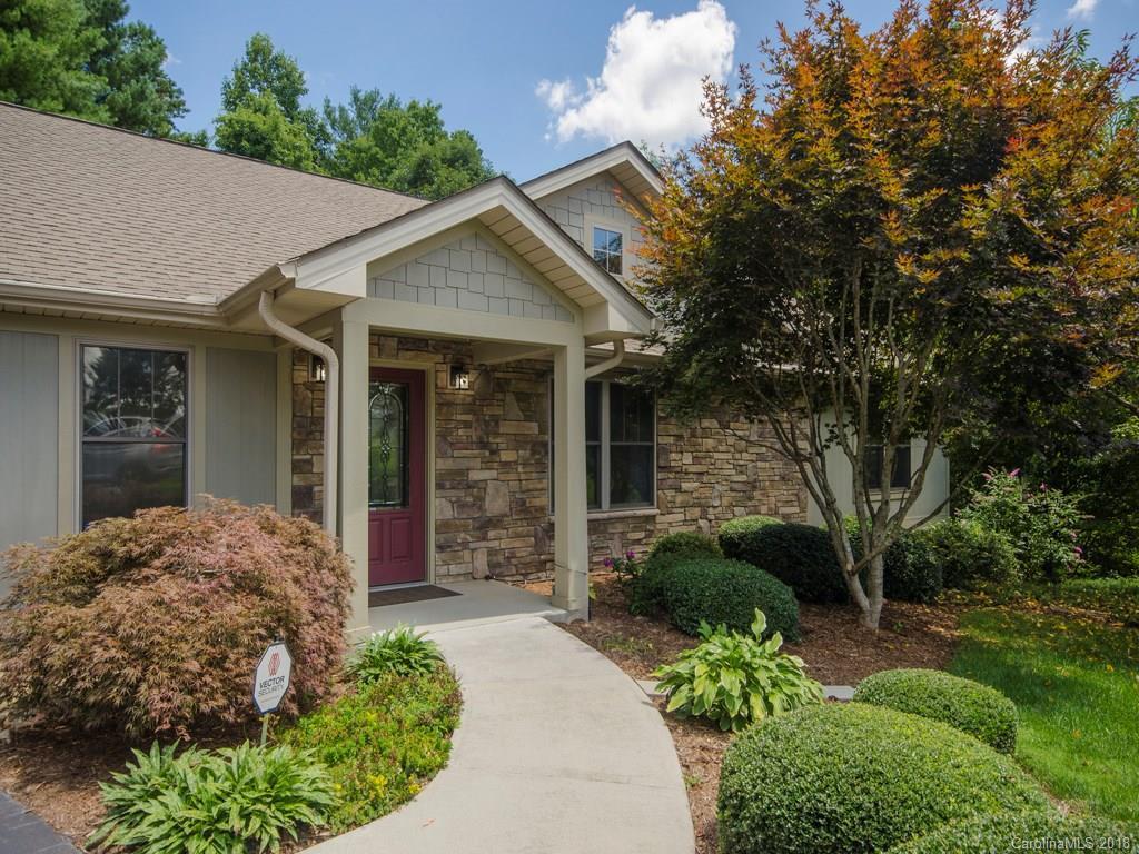 404 Hidden Meadow Dr., Hendersonville, NC 28792
