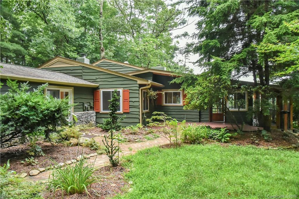 135 Rugby Hollow Dr., Hendersonville, NC 28791