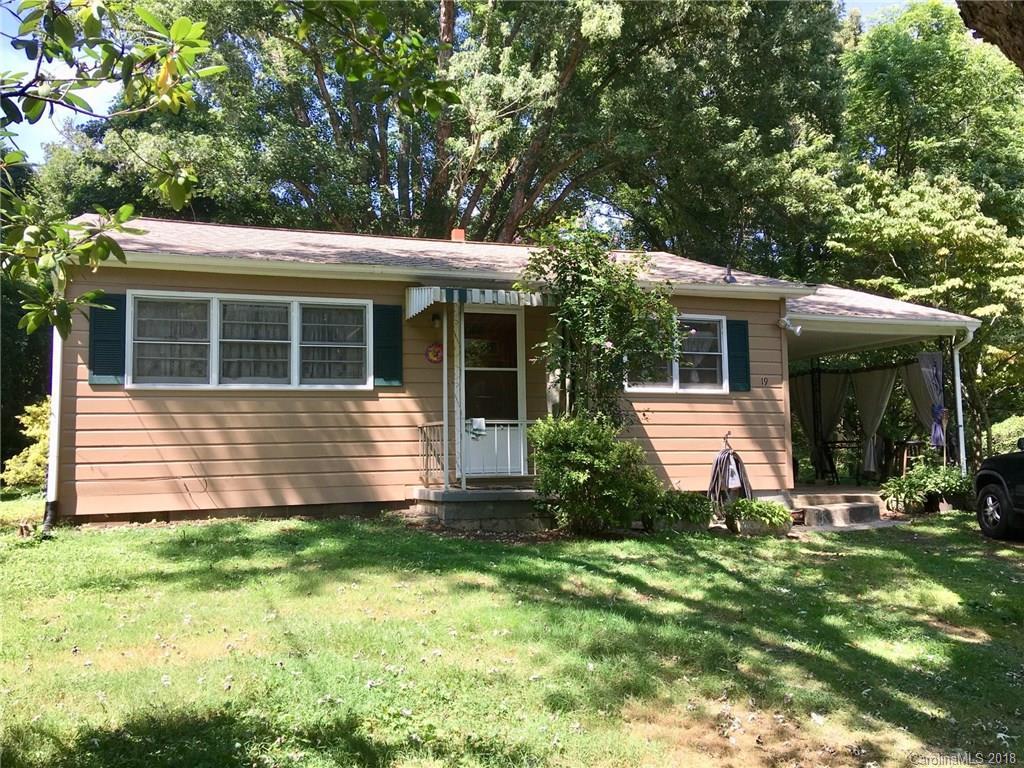 19 Cardinal Ridge Dr., Asheville, NC 28805