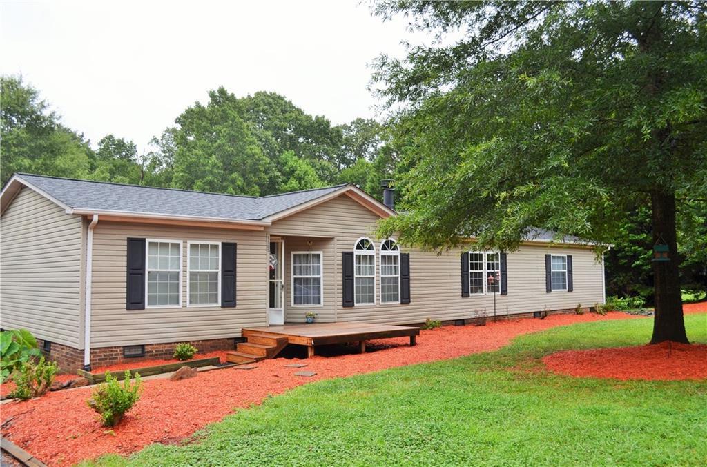 1185 Heritage Farm Rd., Hickory, NC 28601