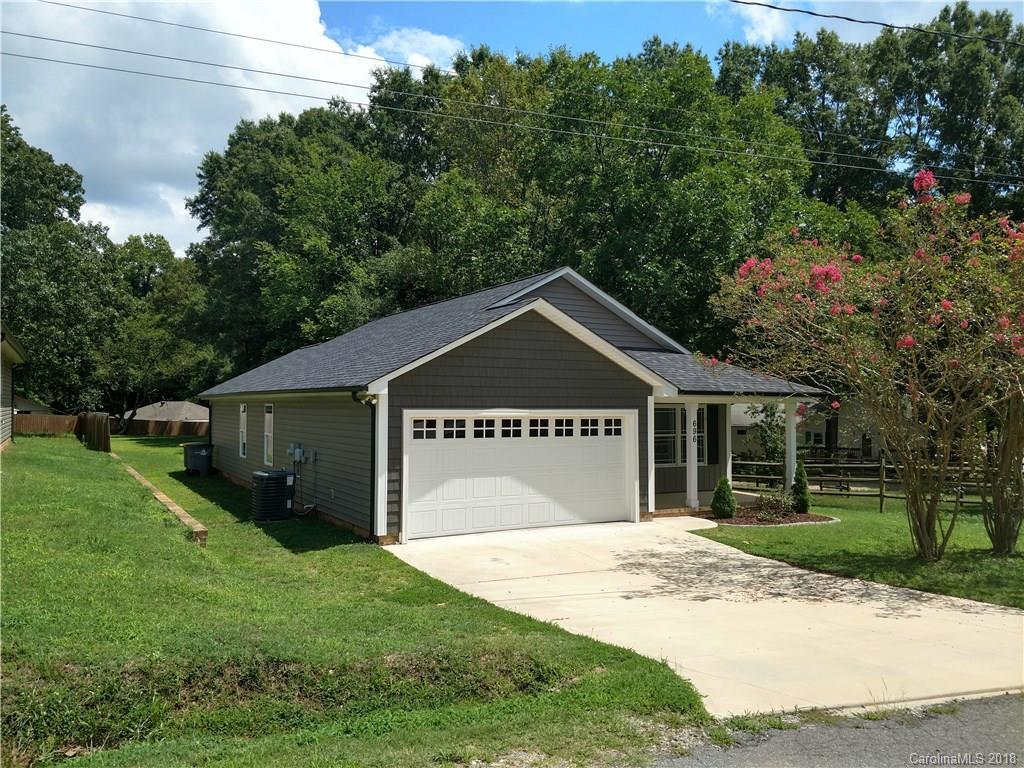 696 Murphy St., Kannapolis, NC 28081