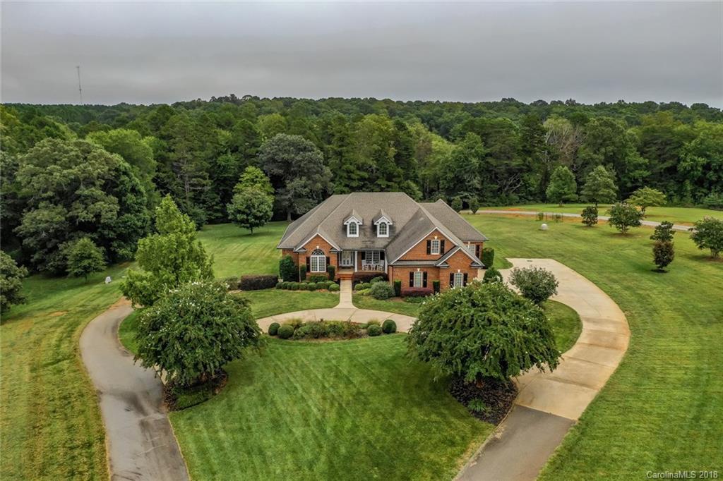 207 Leona Ln., Troutman, NC 28166