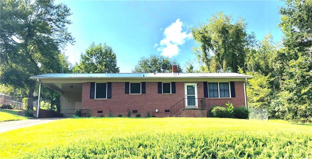3133 Castle Ave., Hickory, NC 28601