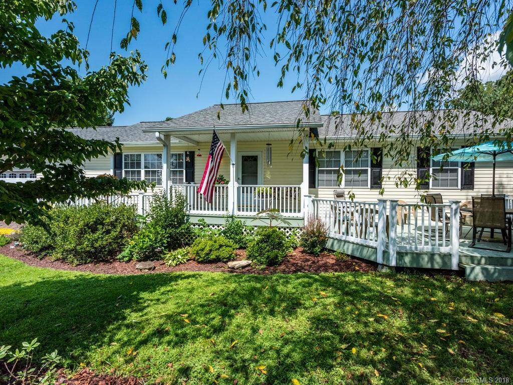 55 Cedar Creek Dr., Hendersonville, NC 28792